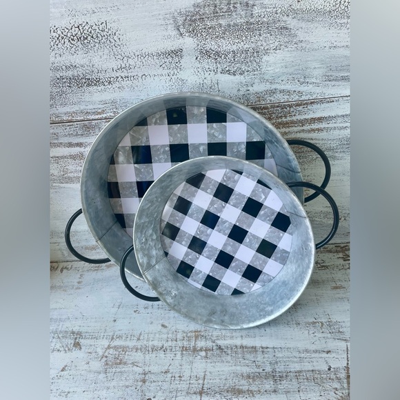 Black & White Buffalo Check Round Trays Set of 2 - Picture 8 of 13